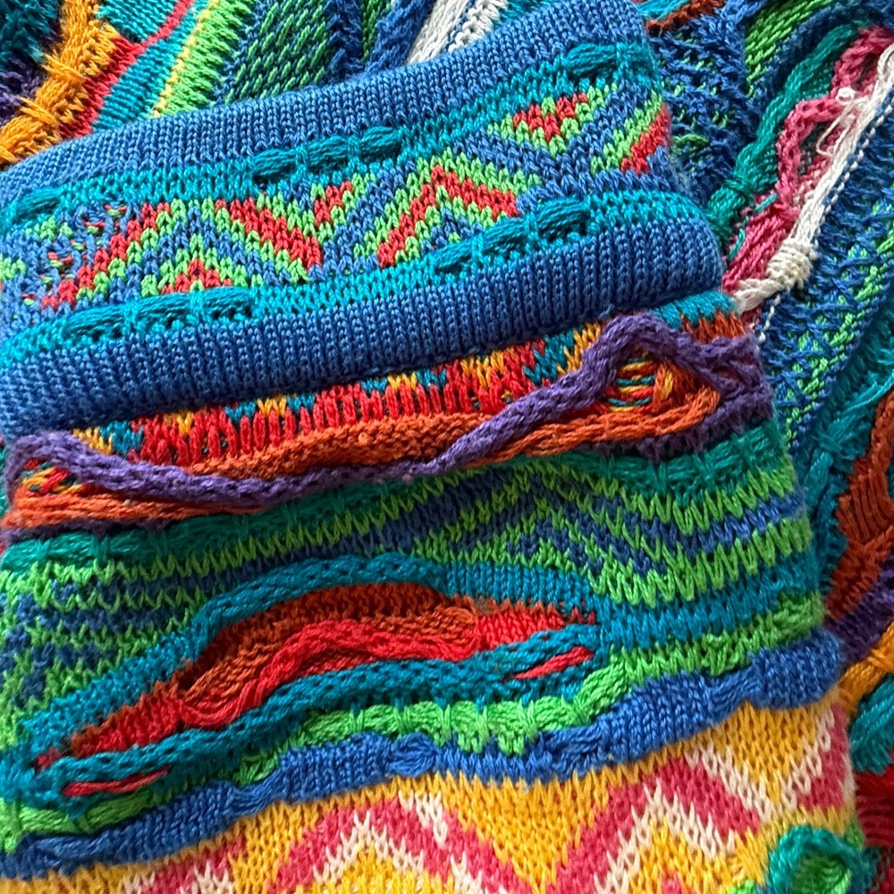 Vintage coogi sweater size M - Great Condition - Picture 11 of 14